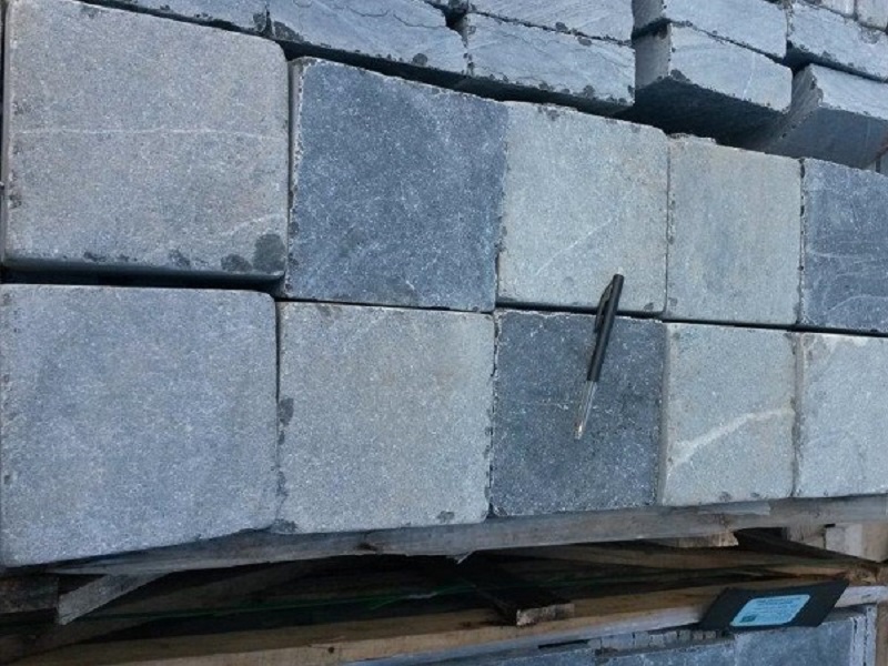 pavé calcaire bleu 15x15